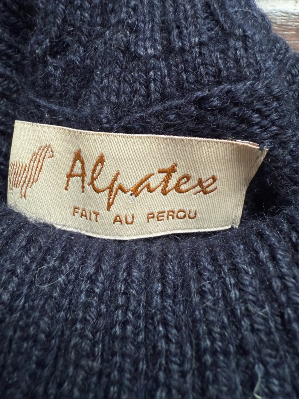 VTG Alpatex Peru Alpaca Turtleneck Poncho w/ Sleeves - Picture 3 of 3